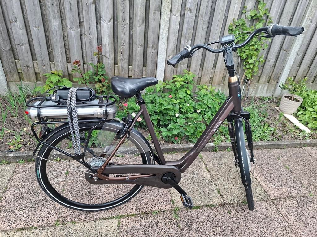 Zeer nette staat Sparta E-motion F8 Elektrische Dames fiets, Ophalen, Sparta, Zo goed als nieuw, 50 km per accu of meer