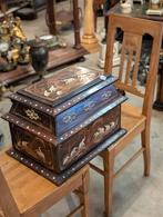 Antieke sier kist India olifant. 50 b 35 h. €395., Ophalen