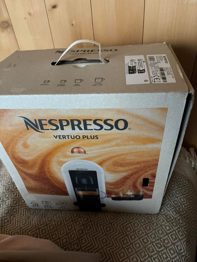 Nespresso koffiemachine wit Vertuo plus nieuw, Witgoed en Apparatuur, Koffiezetapparaten, Ophalen, Zo goed als nieuw, Koffiemachine