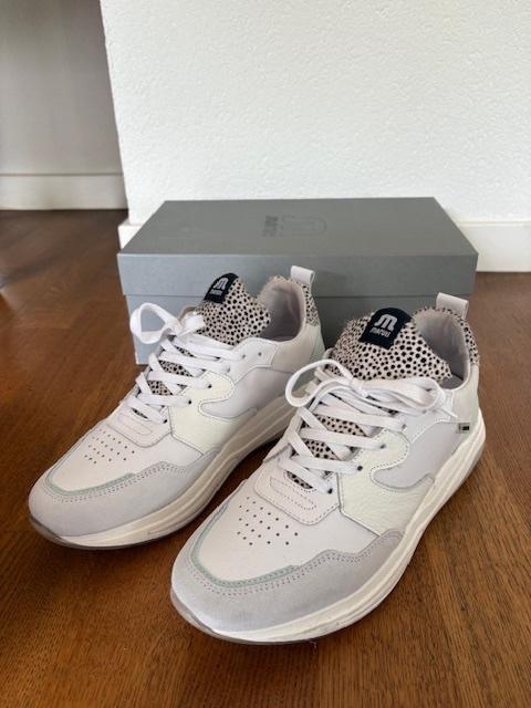 Maruti sneakers model Faro maat 40 - zgan, Kleding | Dames, Schoenen, Wit, Ophalen of Verzenden, Maruti, Sneakers of Gympen