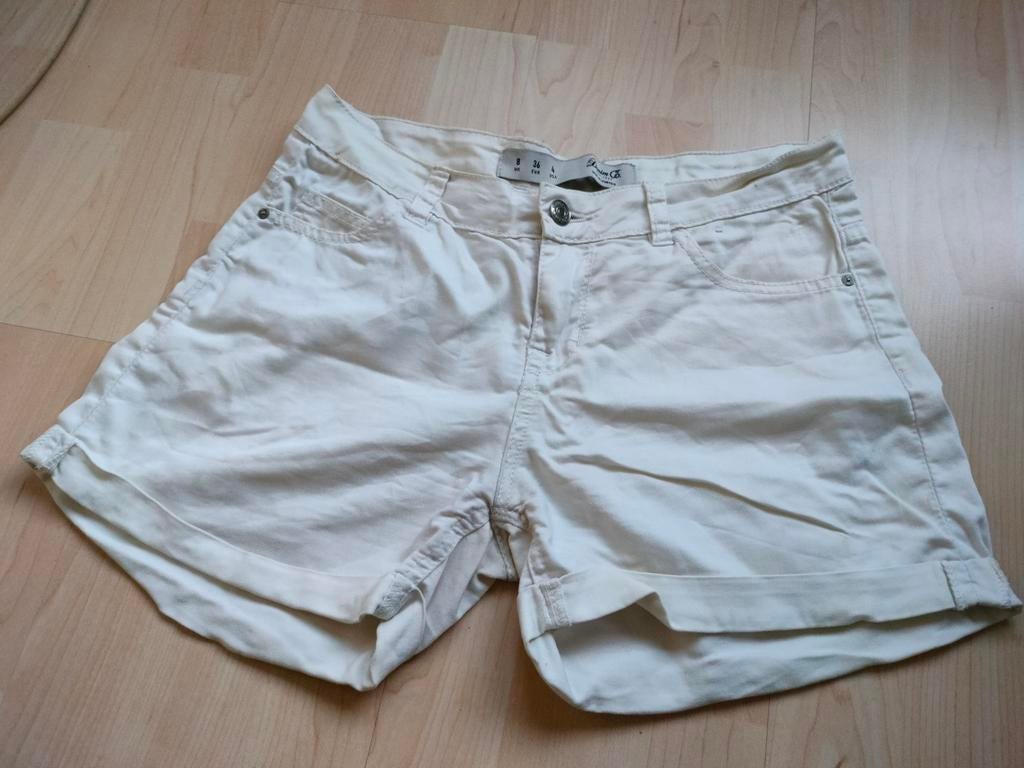 Witte korte broek, maat 36, Kort, Wit, Ophalen of Verzenden, Maat 36 (S)