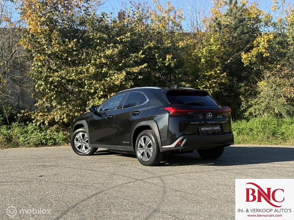 Lexus UX 300e Luxury 54 kWh, Auto's, Lexus, Gebruikt, Verwarming stoelen achter, SUV of Terreinwagen, 84 €/maand
