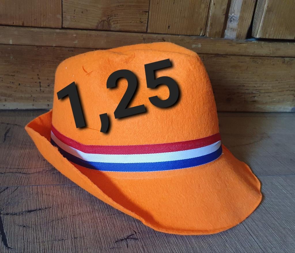 Koningsdag voetbal hoedje hoed 1, Ophalen