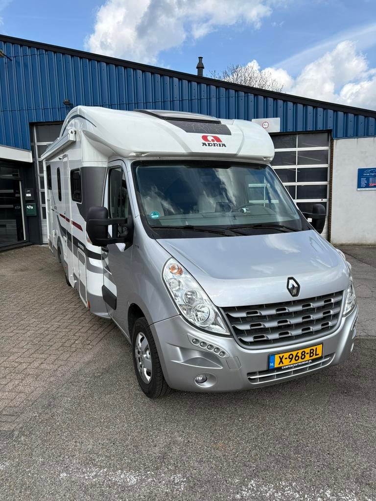 Adria Matrix Supreme 5 persoons camper, Caravans en Kamperen, Campers, 5424TB, Info@autogaragezegers.nl, Vloeistofverwarming, 7 tot 8 meter