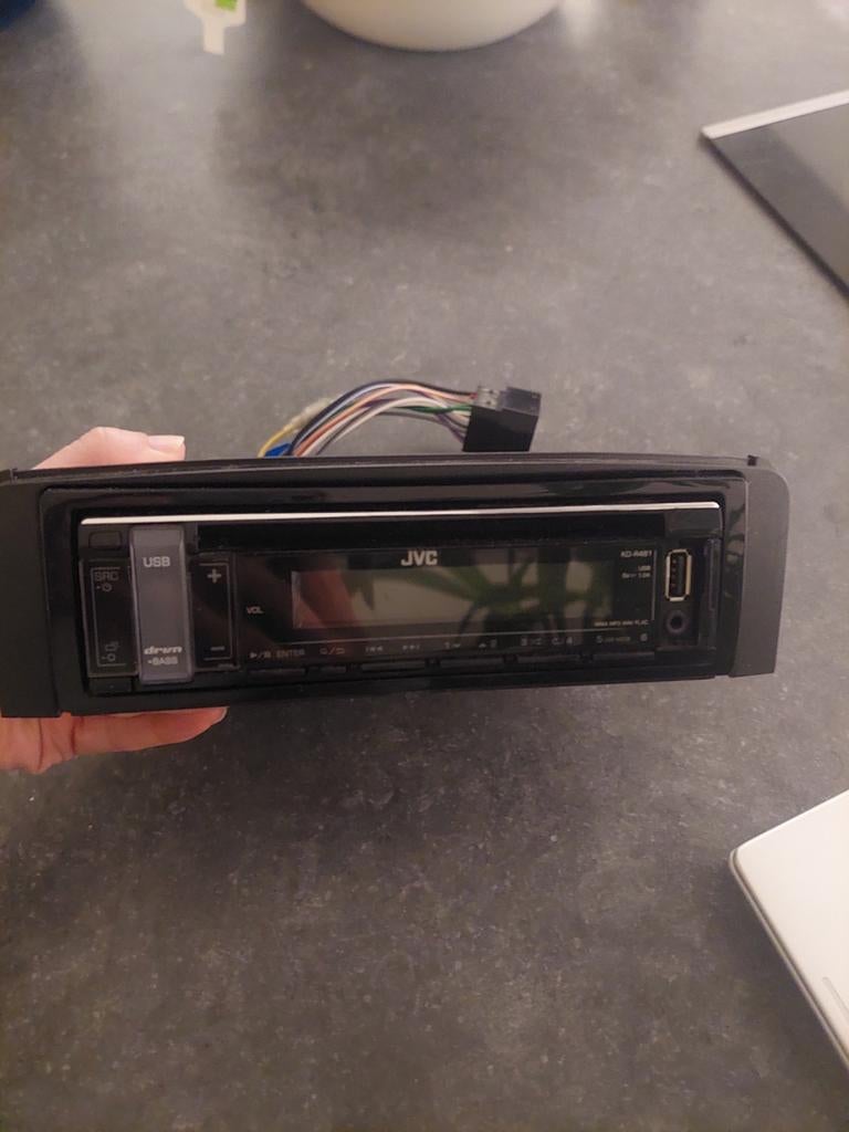 JVC autoradio met USB, Verzenden