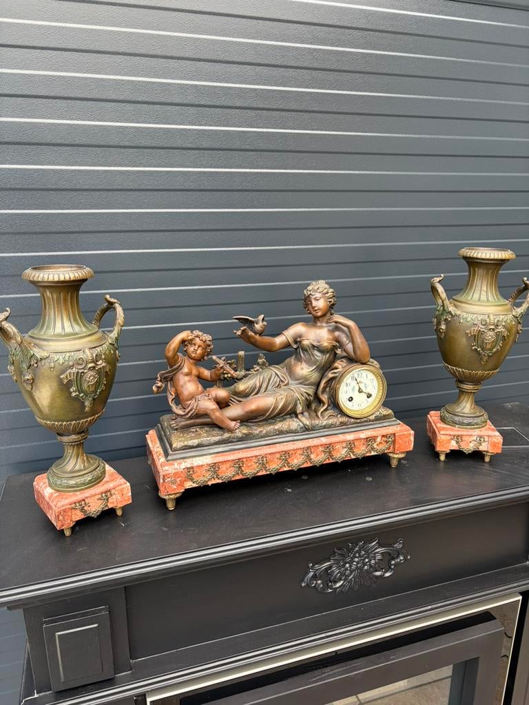 Antiek Frans klokkenstel, Ophalen