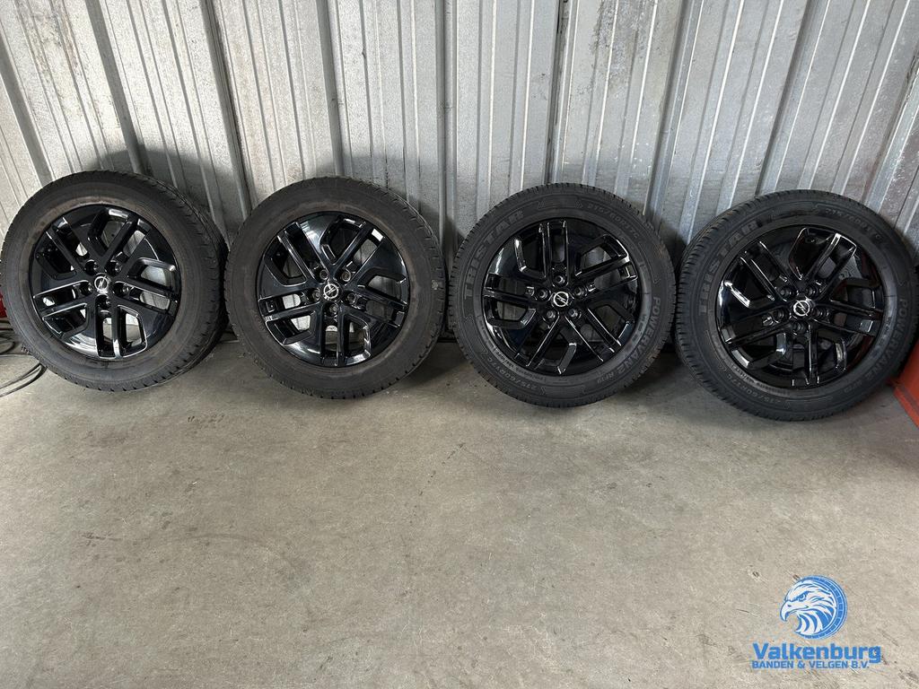 7-8mm! Originele Opel Vivaro 17 inch zwarte velgen 5x114,3 z, Auto-onderdelen, -, -, Banden en Velgen, 17 inch