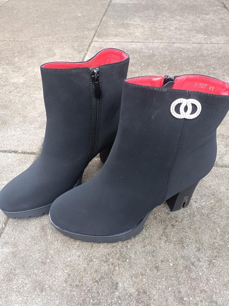 Zwarte enkellaarsjes met hak maat 41, Kleding | Dames, Zwart, Lage of Enkellaarzen, Nieuw, Ophalen of Verzenden