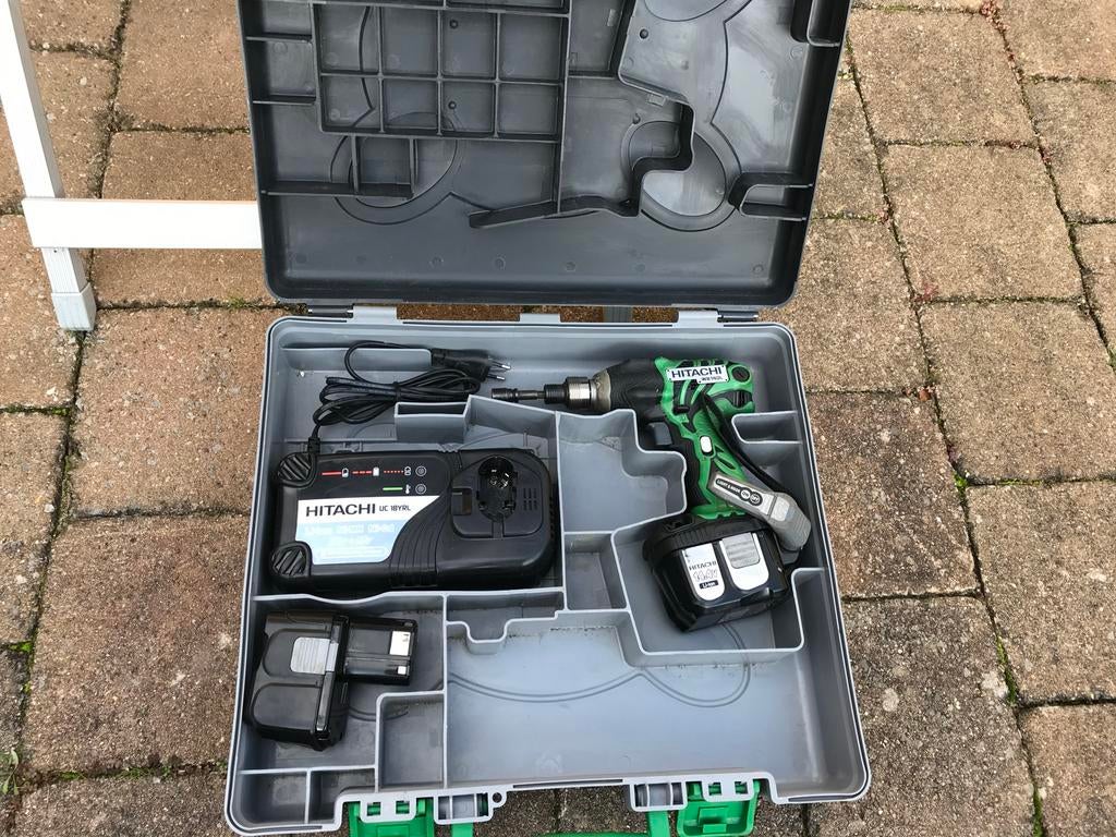 Hitachi slagschroevendraaier met twee accu's en lader, Doe-het-zelf en Verbouw, Gereedschap | Boormachines, Ophalen of Verzenden