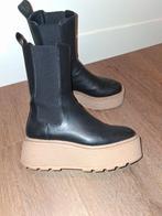 Zwarte plateau laarzen maat 36, Kleding | Dames, Schoenen, Ophalen of Verzenden, Gedragen, Zwart, Lage of Enkellaarzen