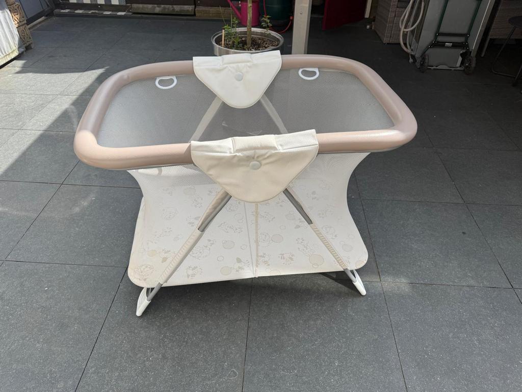 Babybed opklapbaar, Ophalen, Zo goed als nieuw, Ledikant