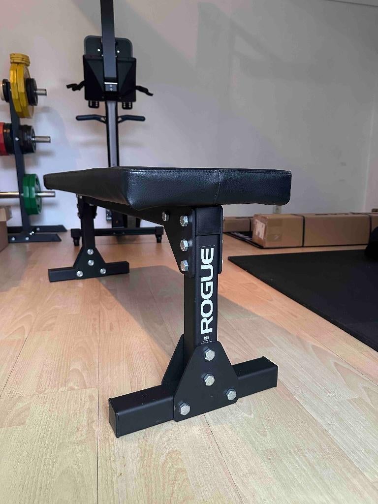 Rogue fitness bank (Bolt Together Utility Bench), Sport en Fitness, Fitnessmaterialen, Ophalen, Gebruikt, Fitnessbank