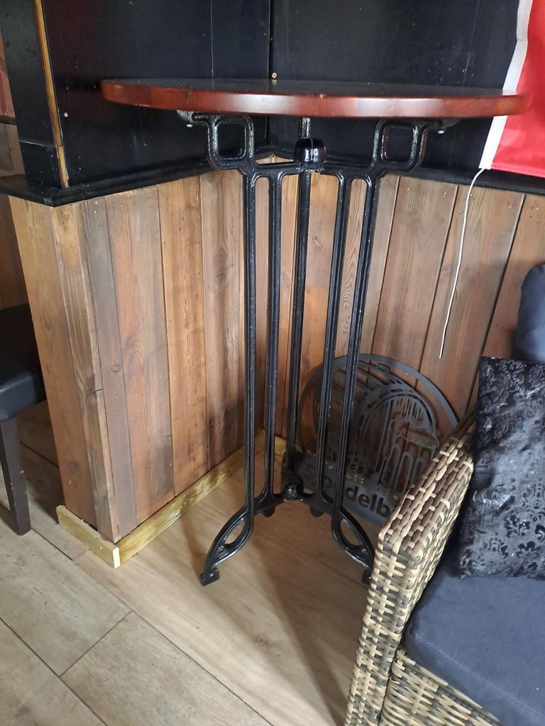 5 Tafels met gietijzerenpoten, Huis en Inrichting, Woonaccessoires | Kamerschermen, Ophalen