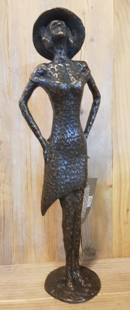 VROUW MET HOED / bronzen beeld / modern beeld, Ophalen of Verzenden, Handgemaakt, Brons, Vrouw