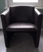 2 x Leolux Fiabo fauteuil in donkerbruin, Ophalen, Zo goed als nieuw, Tijdloos, 50 tot 75 cm