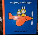 Nijntje vliegt - Dick Bruna, Ophalen of Verzenden, Zo goed als nieuw, Dick Bruna, Fictie algemeen
