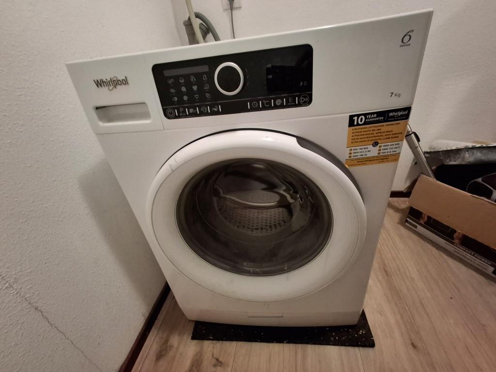 Wasmachine: Whirlpool 6th sense, 7 kg, Witgoed en Apparatuur, Ophalen, Zo goed als nieuw, 85 tot 90 cm, 1200 tot 1600 toeren