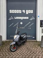 Sym Mio 50i Brom 2018 Mat-Grijs 8000 KM Windscherm Garantie, Fietsen en Brommers, Scooters | SYM, Ophalen, Zo goed als nieuw, Benzine