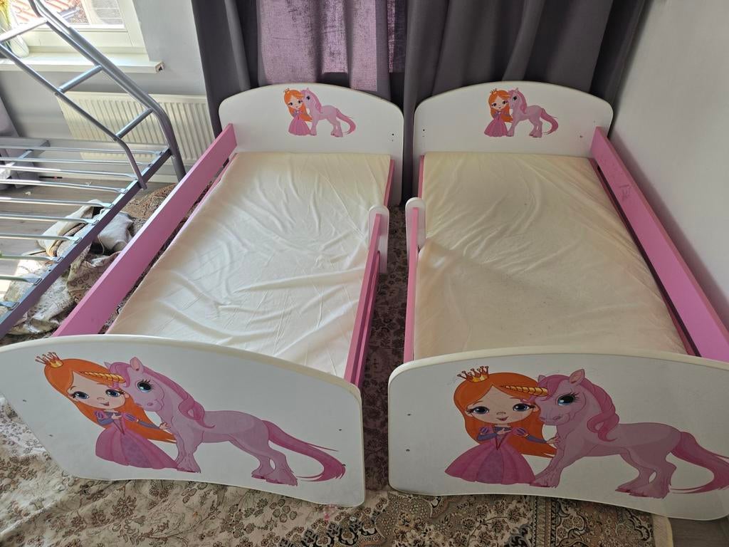 2 Leuke Kinderbedden (Prinses & Eenhoorn), Ophalen, 70 tot 85 cm, Zo goed als nieuw, Matras