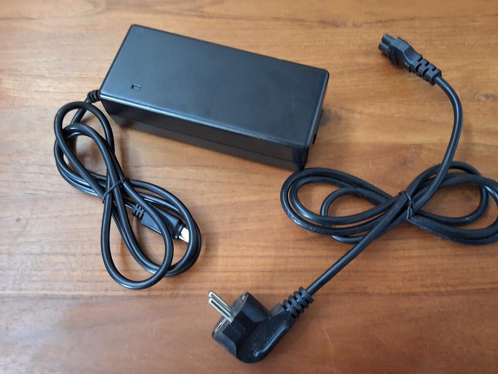 Oplader Stella geschikt voor accu type 2, Fietsen en Brommers, Ophalen of Verzenden, Nieuw