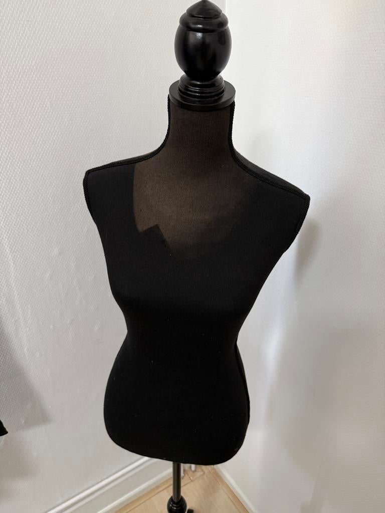 Zwarte dames paspop - Nette staat - 160 cm hoog, Hobby en Vrije tijd, Naaien en Fournituren, Ophalen, Zo goed als nieuw, Paspop