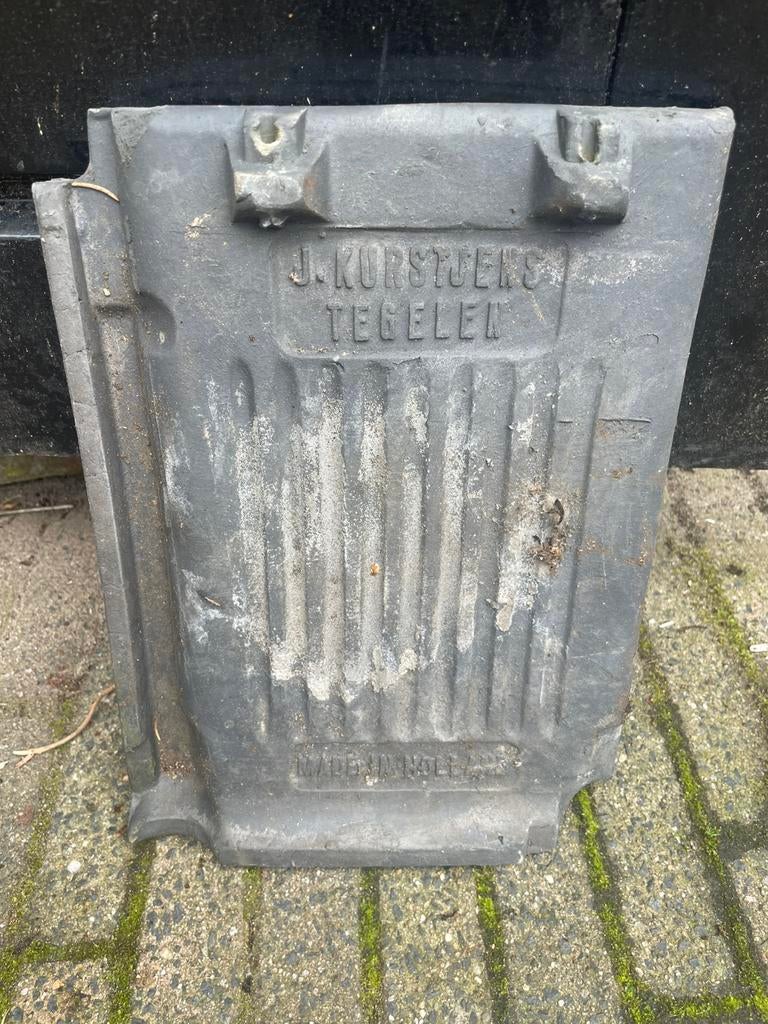 Oude Kurstjens dakpannen, Ophalen, Steen of Klei, Zwart, Zo goed als nieuw