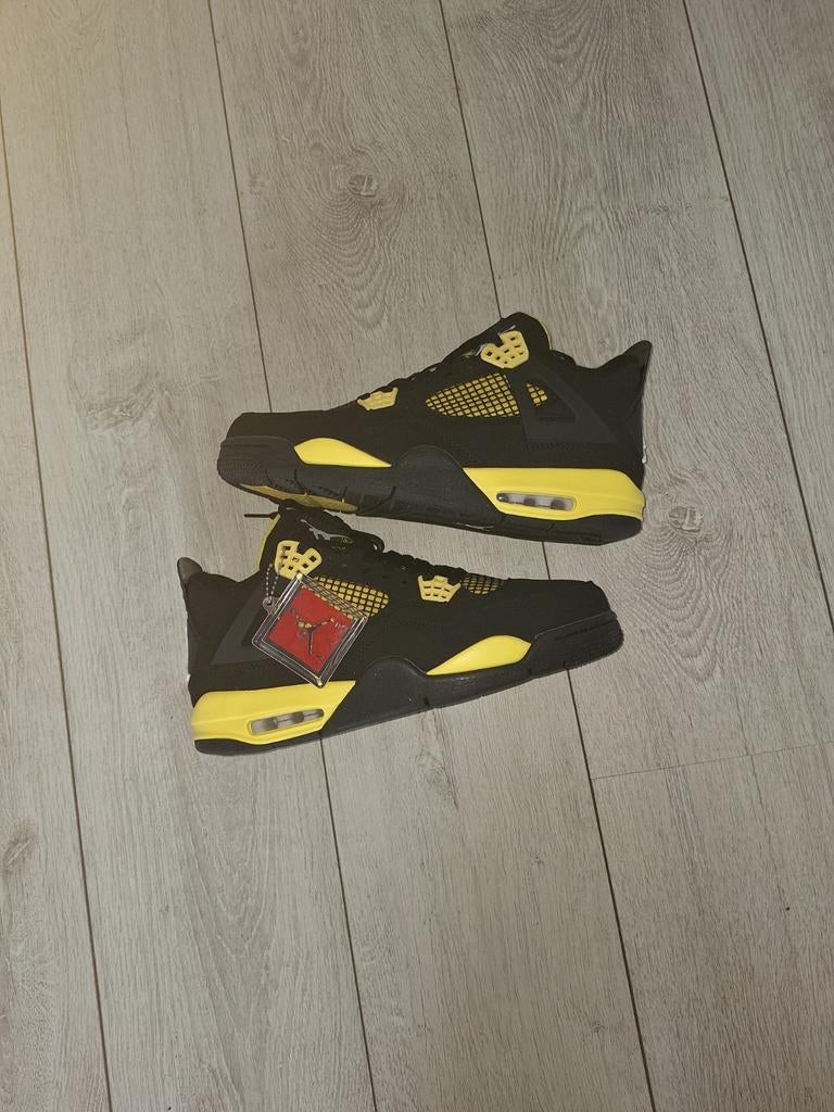 Jordan 4 thunder, Kleding | Heren, Schoenen, Zwart, Nieuw, Ophalen of Verzenden, Sneakers of Gympen