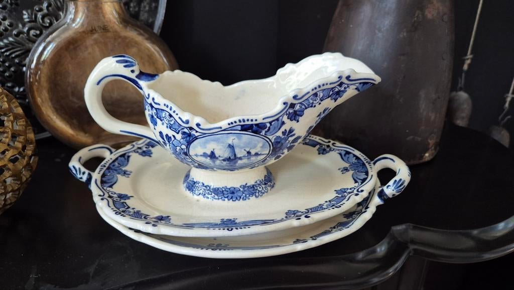 Porceleijne fles Delfts blauw sauskom en vleesschaaltje 1916, Ophalen of Verzenden