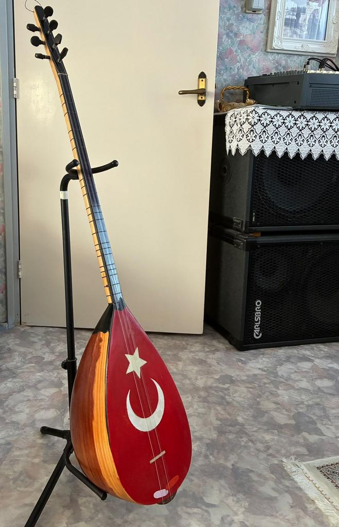 Lange saz (een Turks snaarinstrument), Muziek en Instrumenten, Snaarinstrumenten | Gitaren | Bas, Zo goed als nieuw, Ophalen