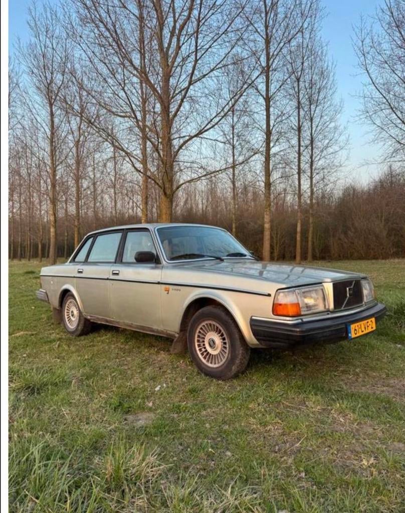 Volvo 240 Diesel Belastingvrij 1983, Automaat, Achterwielaandrijving, Beige, Leder