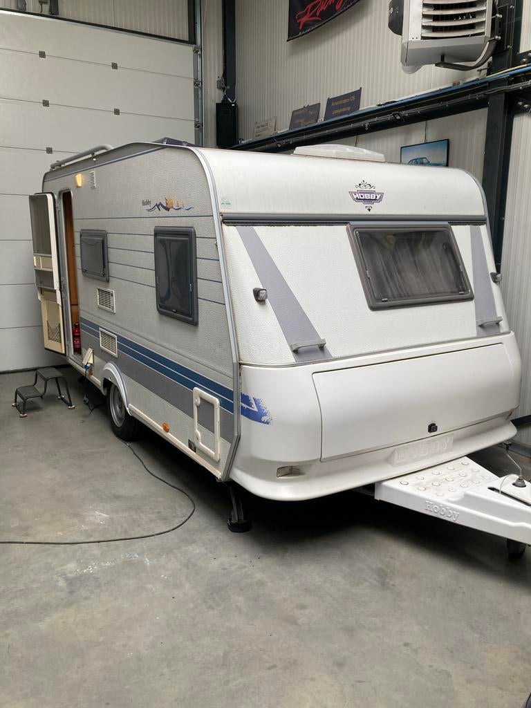Hobby 440 SFE caravan 1999, Caravans en Kamperen, Hobby, Treinzit, Particulier, Hordeur