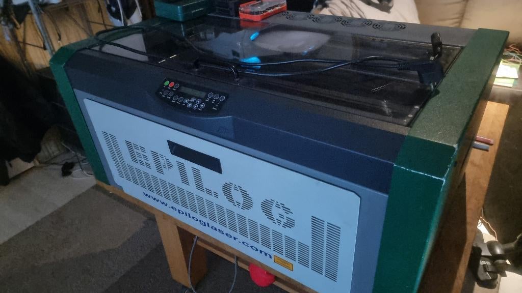 Epilog Mini 24 Helix  Laser Graveer- Snijmachine, Ophalen, Gebruikt