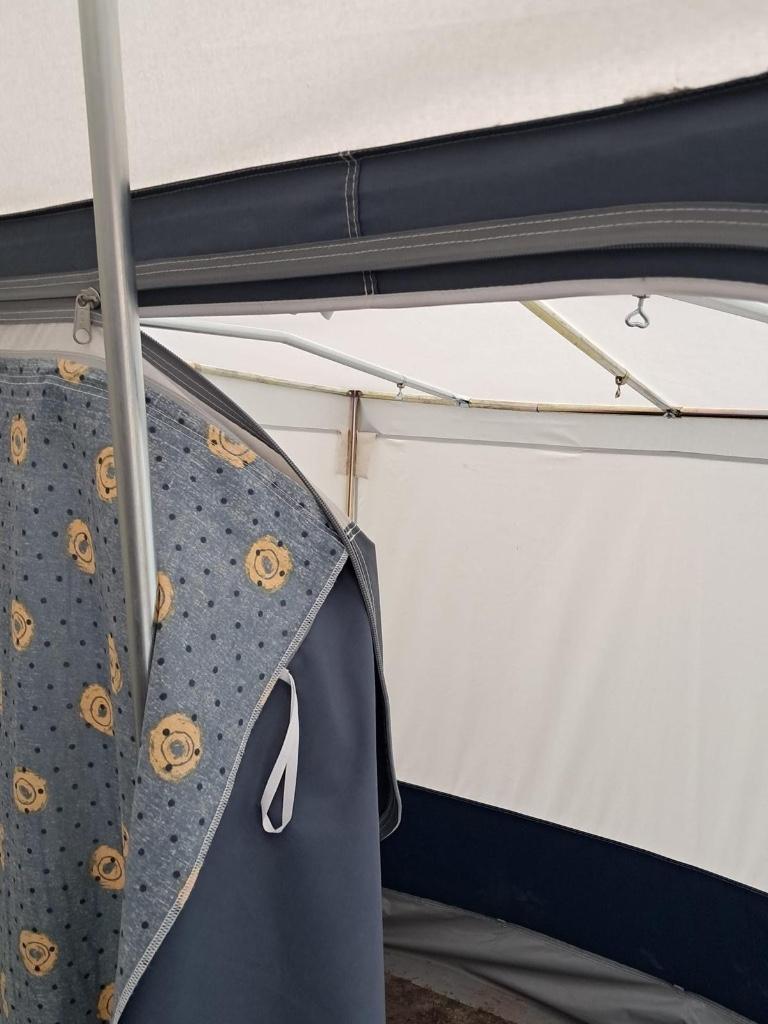 Caravan Adria, Rondzit, Frans bed, Particulier, Adria