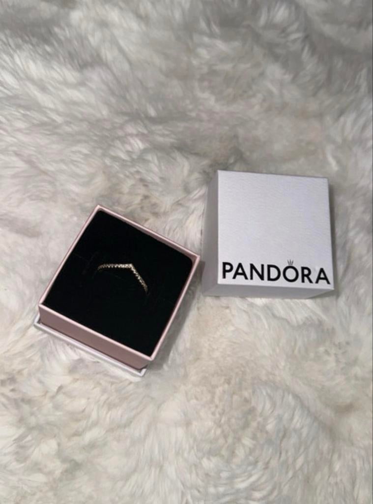 Pandora ring, nieuw met doos, ringmaat 54, Sieraden, Tassen en Uiterlijk, Ringen, Met kristal, Nieuw, Ophalen of Verzenden, 17 tot 18