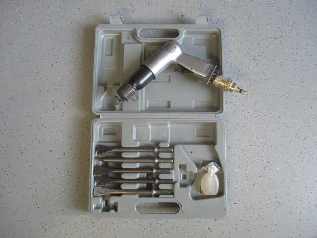 hakhamer/hakbeitel op compressorlucht -- decoupeerzaag  AEG, Ophalen, Zo goed als nieuw