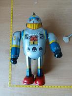 Vintage robot met doos, Ophalen