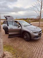 Mercedes-Benz GLA 250 e 218pk 8G-DCT 2021 Grijs AMG, Auto's, 1800 kg, 1675 kg, 160 pk, Leder en Stof
