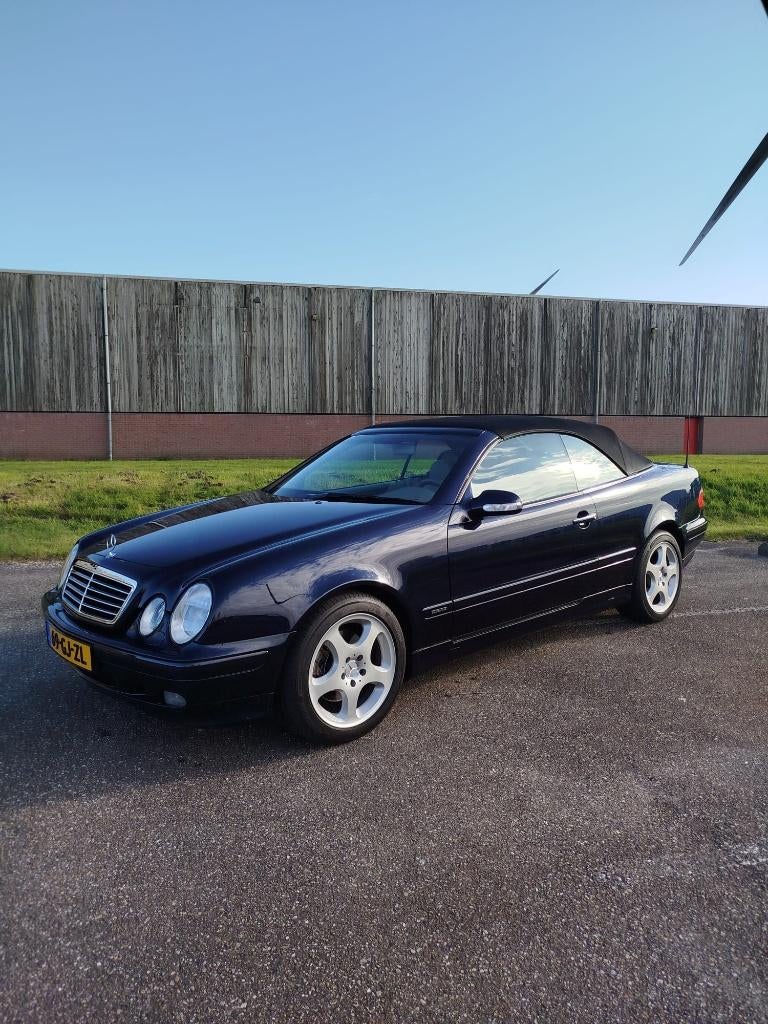 Mercedes-Benz CLK 2.0 Clk200 Kompr Cabrio Eleg.aut 2001, Auto's, Mercedes-Benz, Automaat, 1998 cc, Achterwielaandrijving, Beige