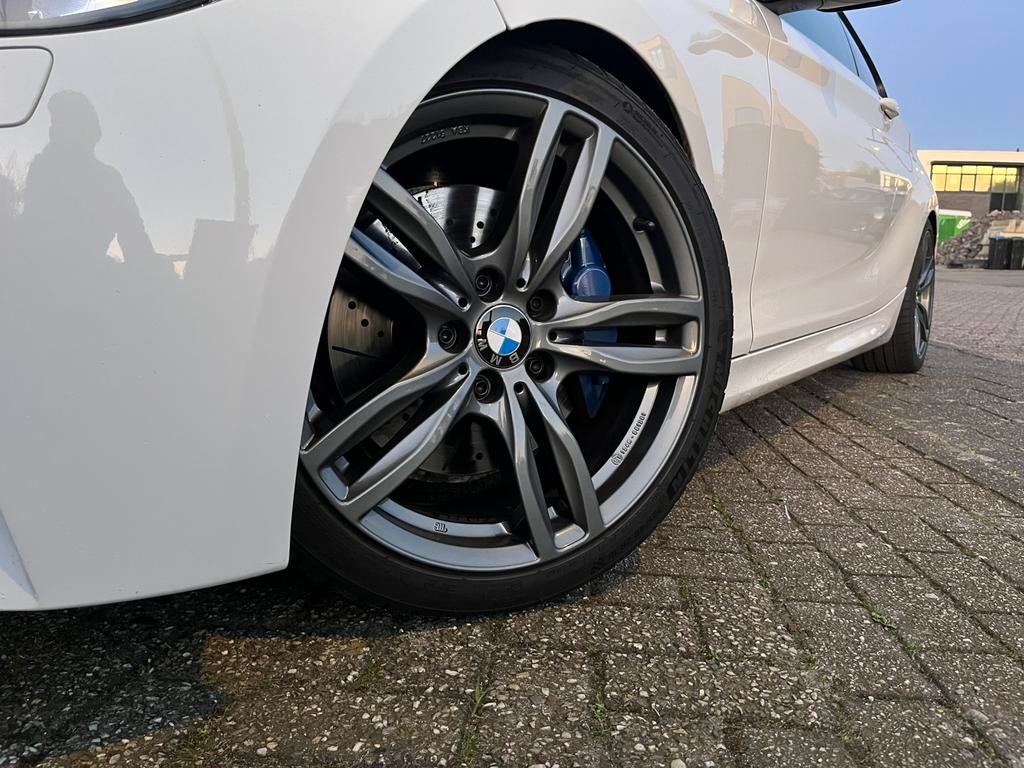 Bmw m135i dealer onderhoud + nieuwe apk, Auto's, Achterwielaandrijving, 320 pk, Alcantara, 75 €/maand