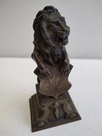 Bronzen leeuw met wapenschild met monogram , hoogte 19 cm, Verzenden, Landmacht, Nederland