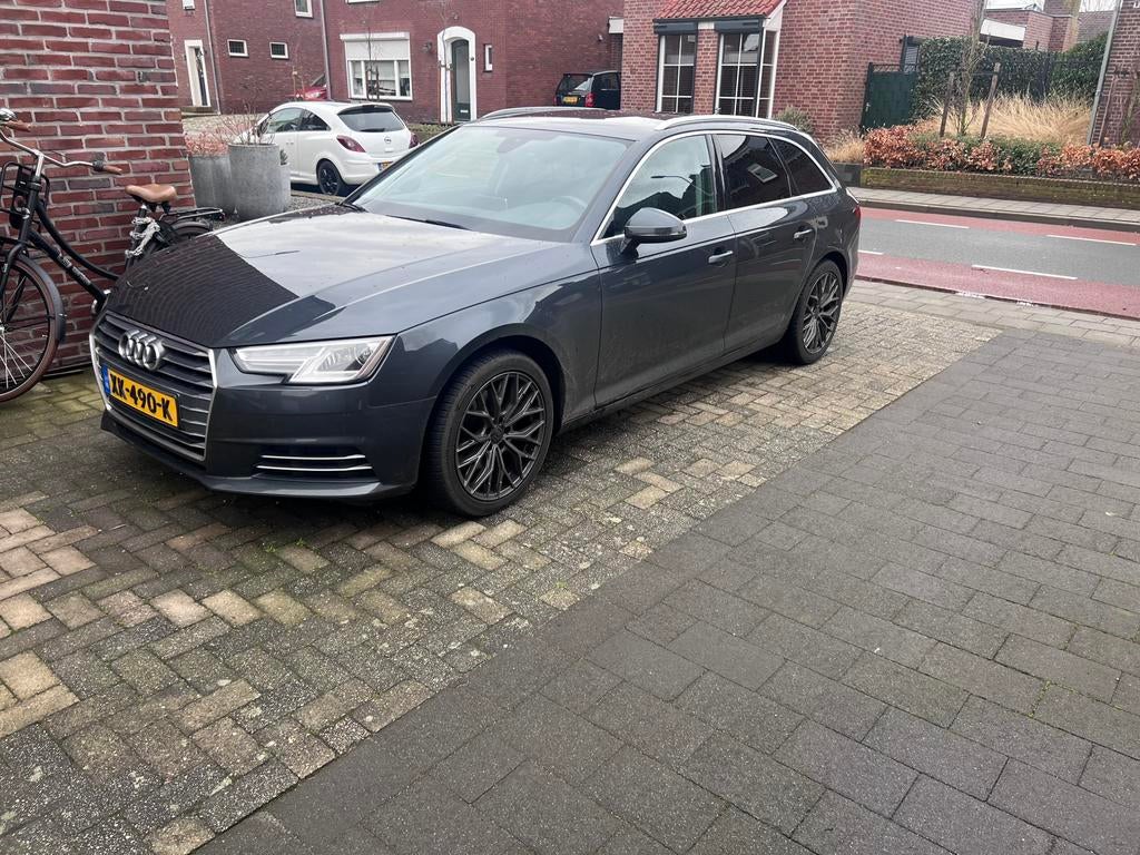 Audi A4 2.0 Tfsi Mhev 190pk S Tronic 2018 Grijs, 1984 cc, 1500 kg, 750 kg, 5 stoelen