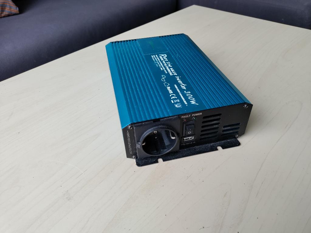 24v - 230v zuivere sinus omvormer 300w incl. kabels, Ophalen of Verzenden, Gebruikt, Overige merken, Elektronica en Kabels