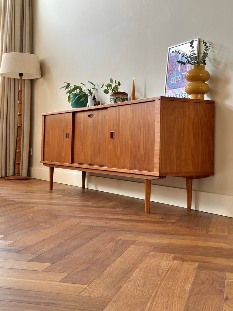 Vintage dressoir lowboard Deens teak hout jaren 50/70, Ophalen, 150 tot 200 cm, Teakhout, 25 tot 50 cm