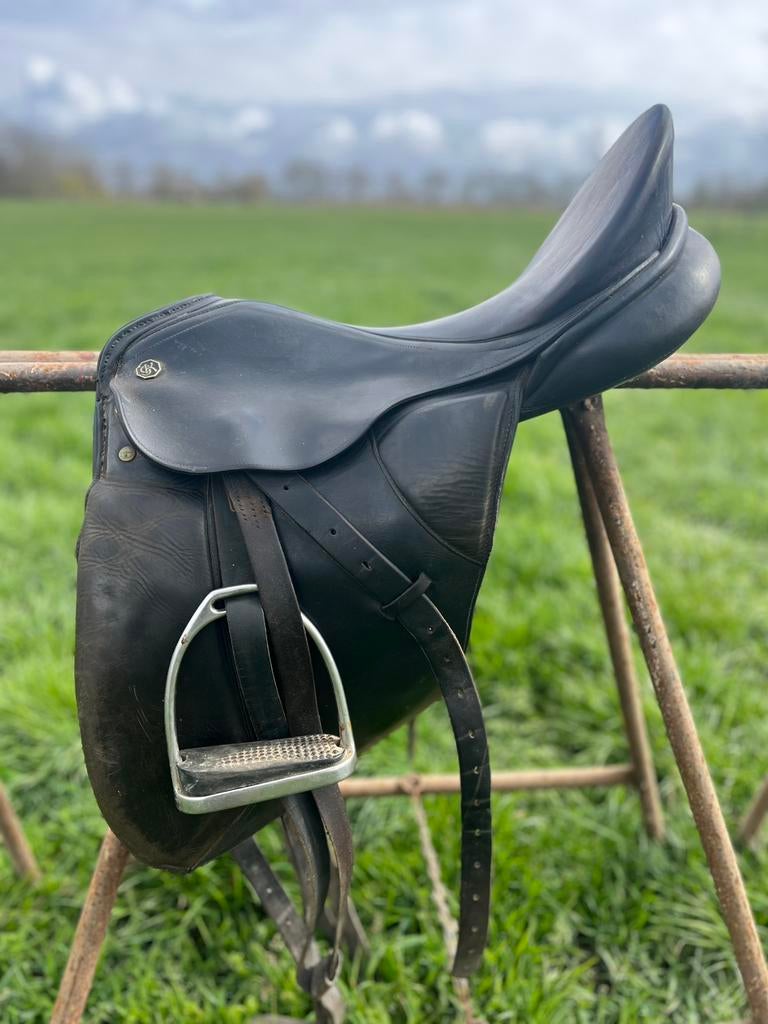 Dressuurzadel van Kieffer, Dieren en Toebehoren, Paarden en Pony's | Zadels, Ophalen, Gebruikt, Dressuur