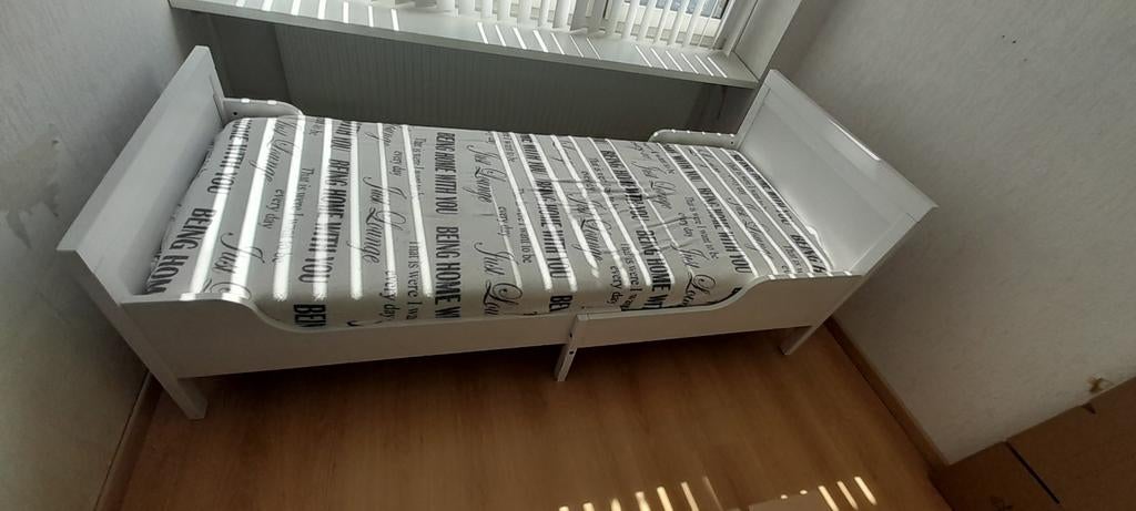 IKEA BUSUNGE meegroeibed wit., Lattenbodem, 85 tot 100 cm, Gebruikt, Ophalen of Verzenden