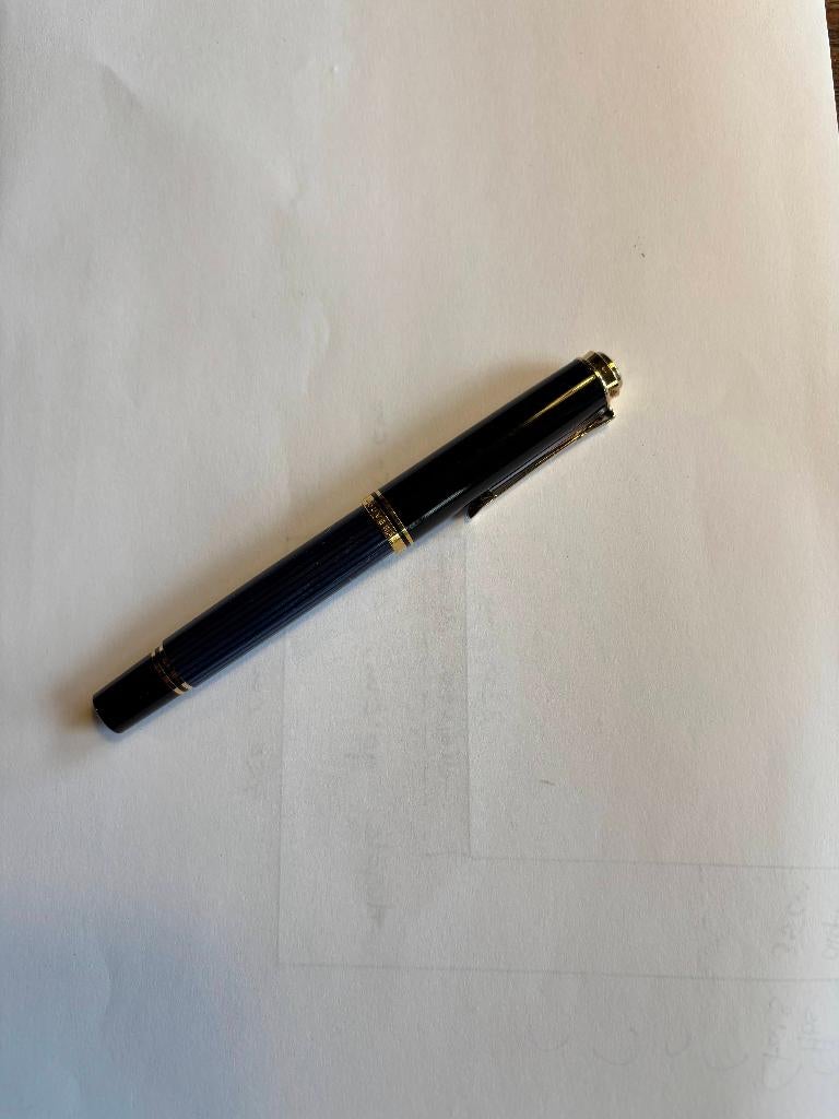 Pelikan Souverän M600 - Vulpen - Medium penpunt - Zwart/Blau, Overige merken, Met doosje, Ophalen of Verzenden, Zo goed als nieuw