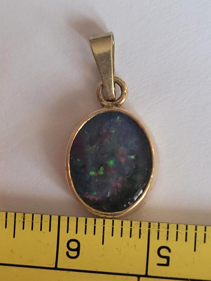 Gouden hanger met Australische opaal, Sieraden, Tassen en Uiterlijk, Kettinghangers, Ophalen of Verzenden
