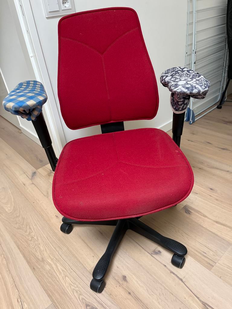 Kinnarps bureaustoel met free-float mechanisme, Ophalen of Verzenden, Gebruikt, Rood, Bureaustoel
