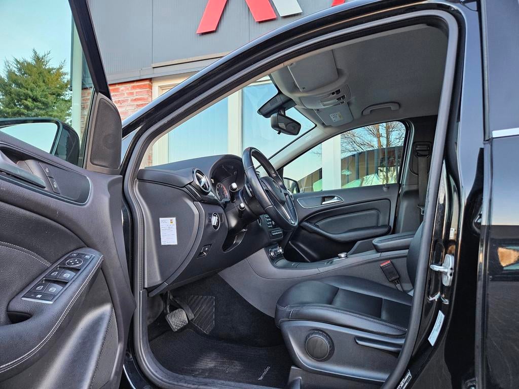 Mercedes-Benz B-klasse 180 Ambition Automaat! Leer! NAP! Xen, 1325 kg, Gebruikt, Euro 6, 4 cilinders