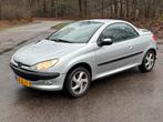Peugeot 206 1.6 16V CC 2002 Grijs nieuwe apk !!!, Auto's, Peugeot, Voorwielaandrijving, 4 cilinders, Cabriolet, 4 stoelen